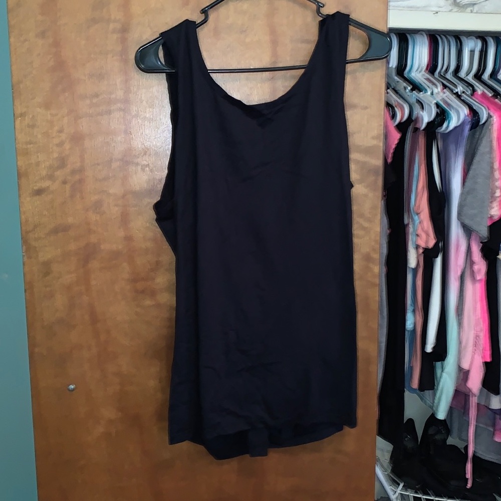 Fabletics twist back tank